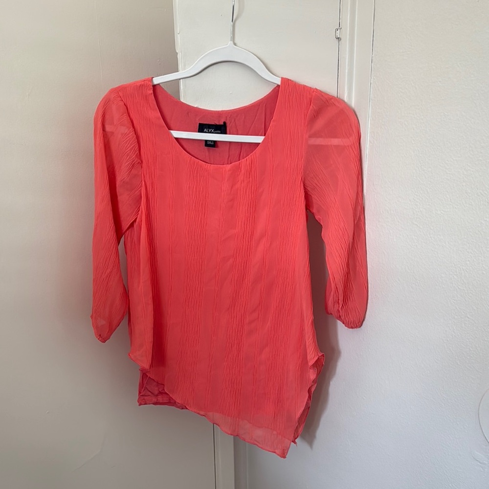 Bundle 2+ items for 30% off Alyx women top PXS